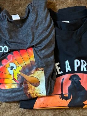 Bundle of 2 N w/oT Graphic Turkey & Pirate Tees - Gray and Black size 2XL
